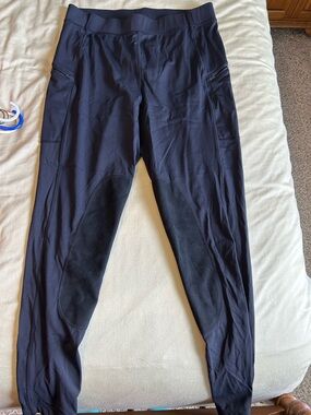 Women’s knee patch riding pants